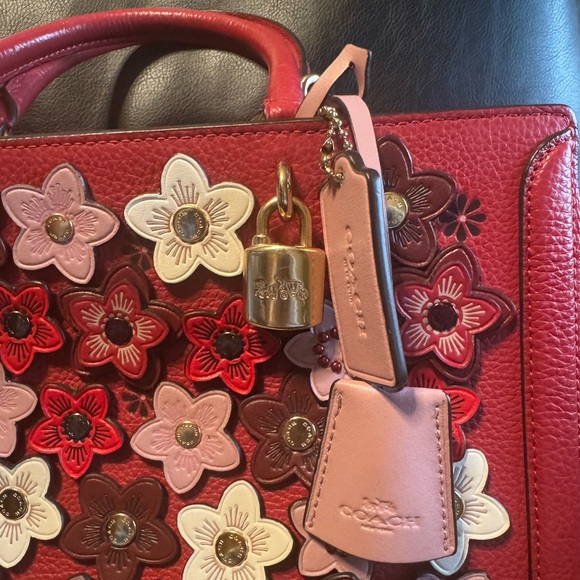 Coach Red floral appliqué Handbag - Picture 5 of 14